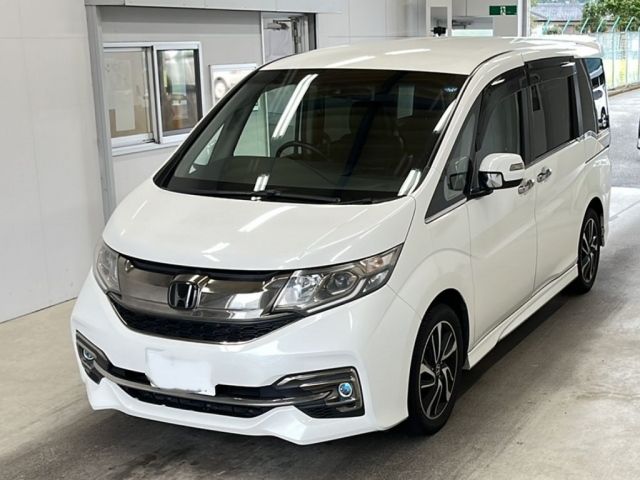 3460 Honda Step wagon RP3 2015 г. (KCAA Minami Kyushu)